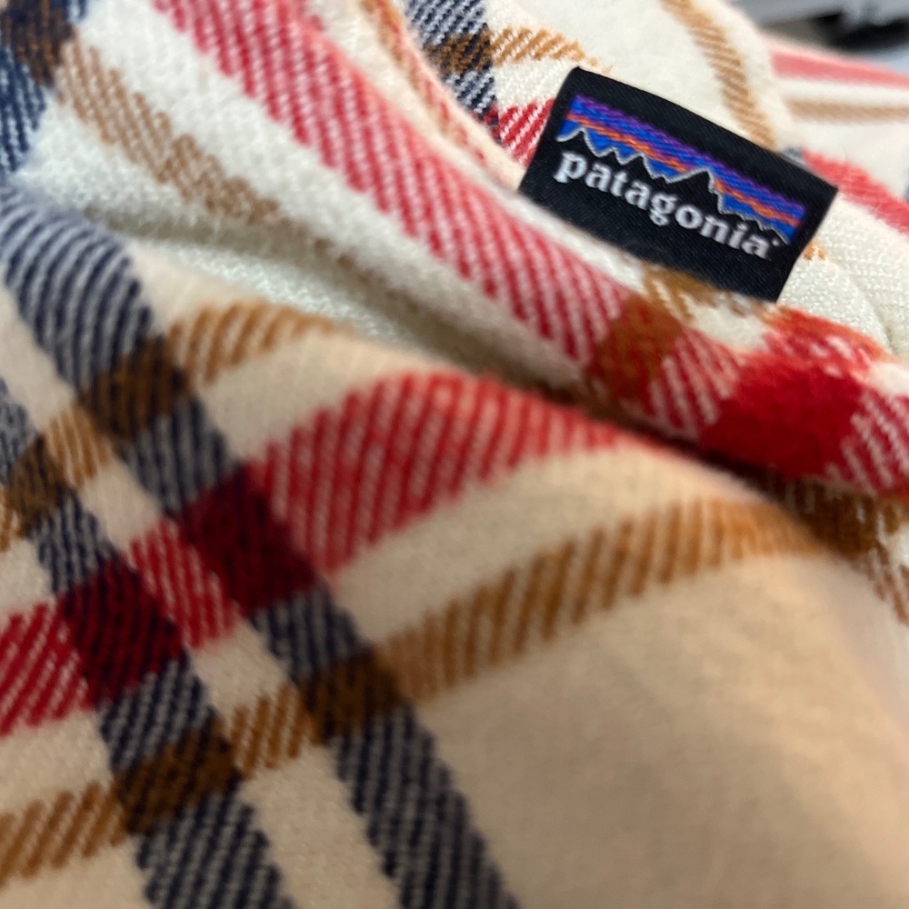 Patagonia Fjord Medium Weight Flannel‎ Shirt Sz L Cream Red Plaid Organic Cotton - Picture 7 of 7